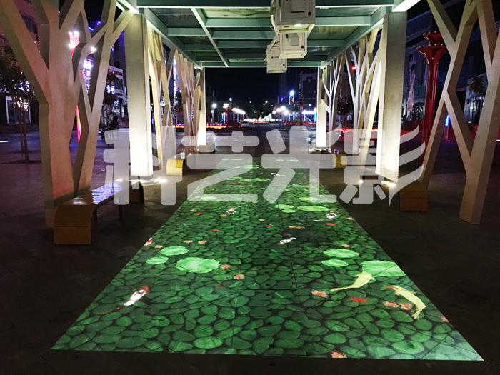 <b>新疆五家渠天山南路商業步行街地面互動投影</b>