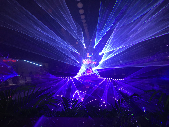 1557563418135468.jpg 激光秀.jpg