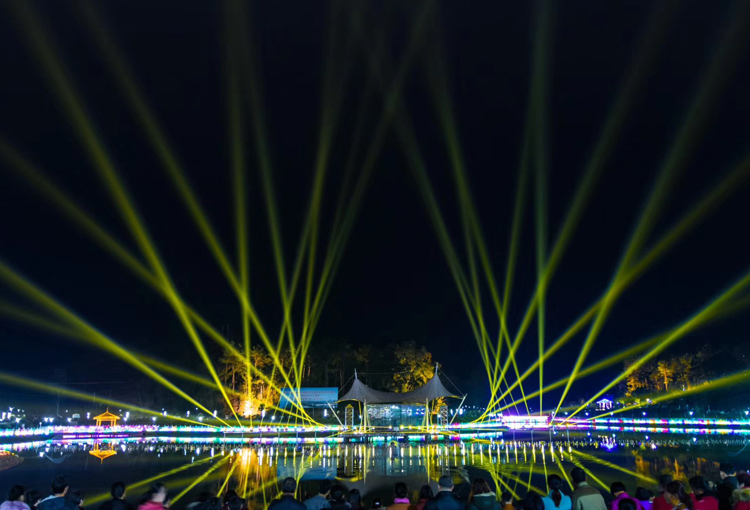 1597375552120131.jpg 夜游激光水秀.jpg